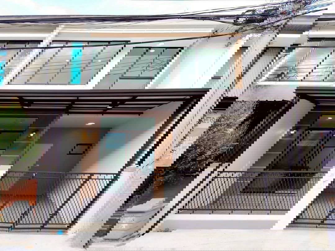 รูป ทาวน์เฮ้าส์ หน้ากว้าง นนทบุรี ม.เดอะวิลล่า บางบัวทอง ใกล้กาญจนาภิเษก นัดชมบ้าน 085-318-6868 คุณวา - รูปที่ 1/15