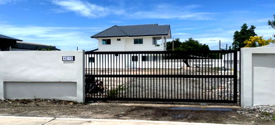 ที่ดิน เมืองชลบุรี ชลบุรี : บ้านพร้อมที่ดินชลบุรี เนื้อที่ 567 ตารางวา บ้าน 2 ชั้น รีโนเวทใหม่พร้อมโกดังขนาดใหญ่