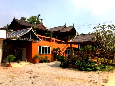 Land for sale Bang Khon Ti Samut Songkram : Land with Thai-style house and coconut plantation, Samut Songkhram