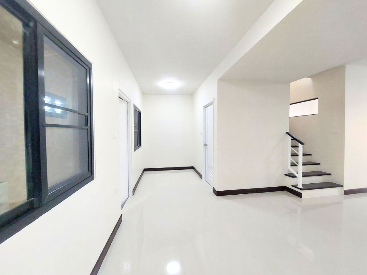 รูป บ้านสวยแต่งใหม่ทั้งหลัง ม.พฤกษา 67 คูคต-ลำลูกกา 11 จัดเต็มครัวเคาน์เตอร์+หลังคาโรงรถ สวยจบไม่ต้องซ่อม ในงบไม่ถึง 2.5 ล้าน - รูปที่ 9/24