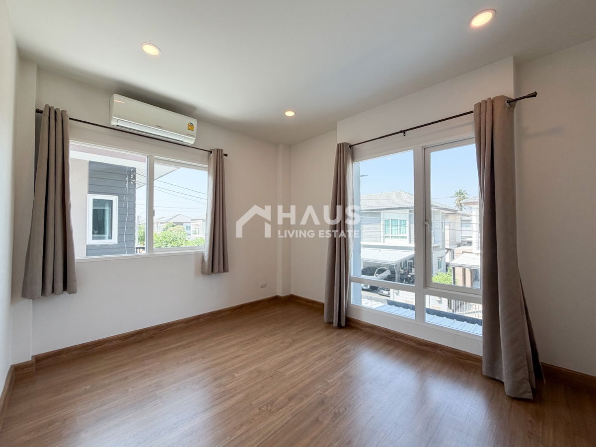 รูป ถูกสุดในโครงการ มีห้องนอนชั้นล่าง และมีห้องน้ำในตัวทุกห้อง ✨🔥 ขายบ้านเดี่ยว เซนโทร สาทร - กัลปพฤกษ์ 🔥 / 4 ห้องนอน #HKAL043 - รูปที่ 16/18