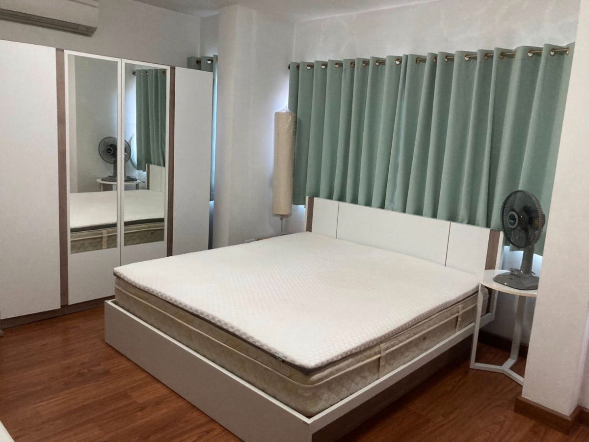 picture A house for rent with 3 bedrooms,3 toilets and 1 kitchen. - 7/15