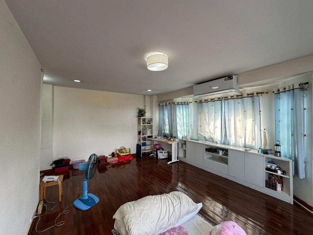 รูป ทาวน์โฮม 4 ชั้น เจ้าของขายเอง โซนส่วนตัว ขนาด 36.1 ตารางวา หมู่บ้านโกลเด้น โฮม พาร์ควิลล์ 2 (6 ห้องนอน 6 ห้องน้ำ) - รูปที่ 24/46