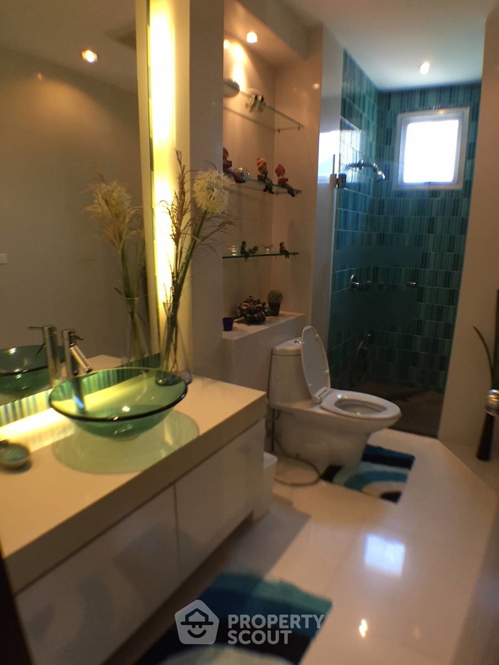 picture 2-BR Condo at Citi Smart Sukhumvit 18 near BTS Asok (ID 509785) - 10/10