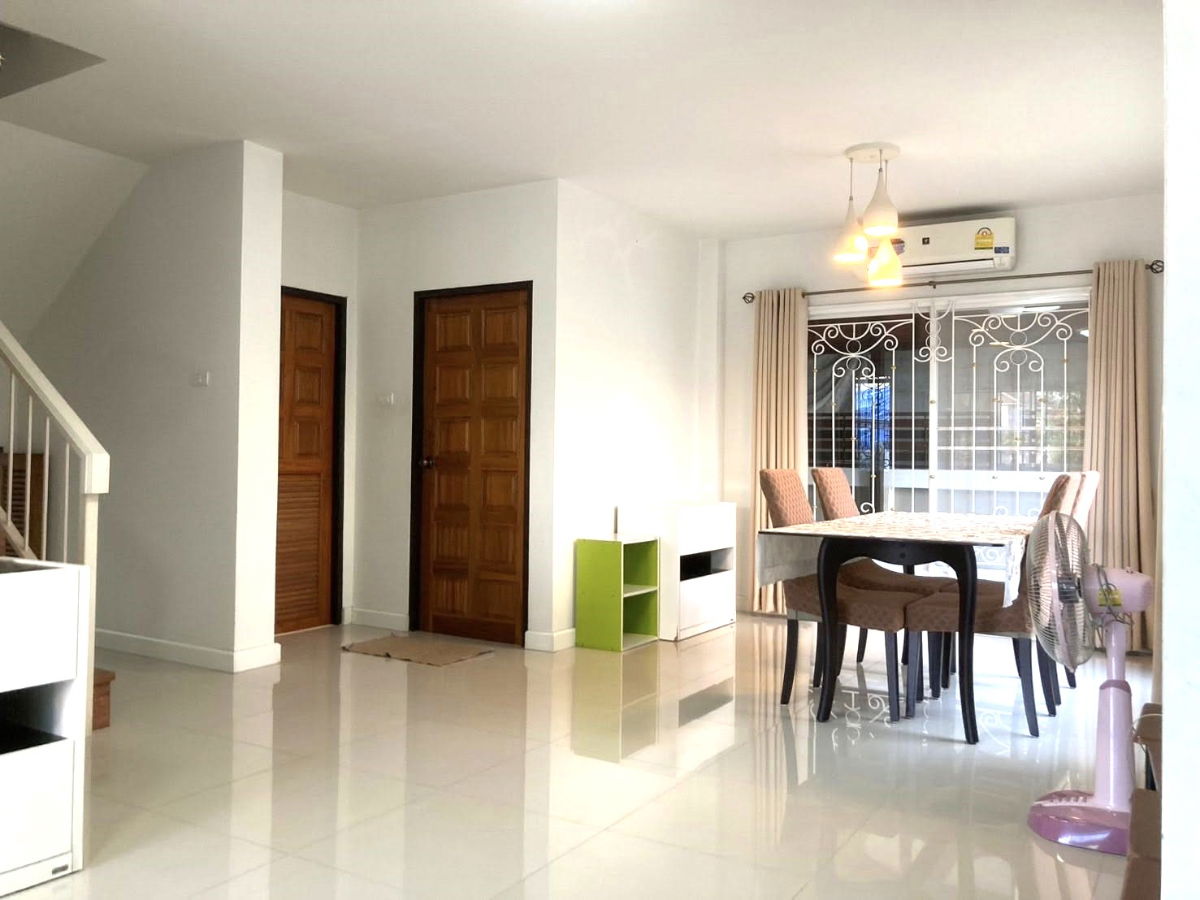 picture A house for rent with 3 bedrooms,3 toilets and 1 kitchen. - 3/15