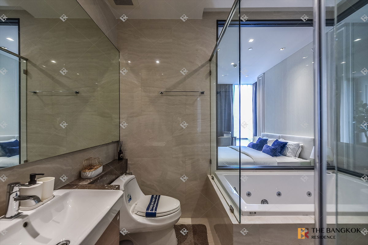 picture ðĨUrgent Deal! Best Price, Ashton Silom near BTS Chong Nonsi - 11/12