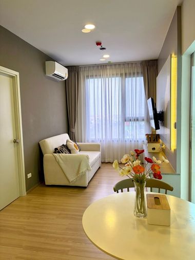 Premium Condo for Rent: Rare Find! 2-Bed Corner Unit with Stunning View