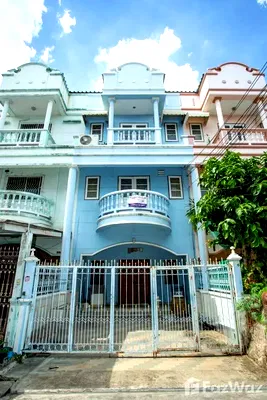 Townhouses for sale Bangkok : 4 Bedroom Townhouse for sale in Chong Nonsi, Bangkok  5949350