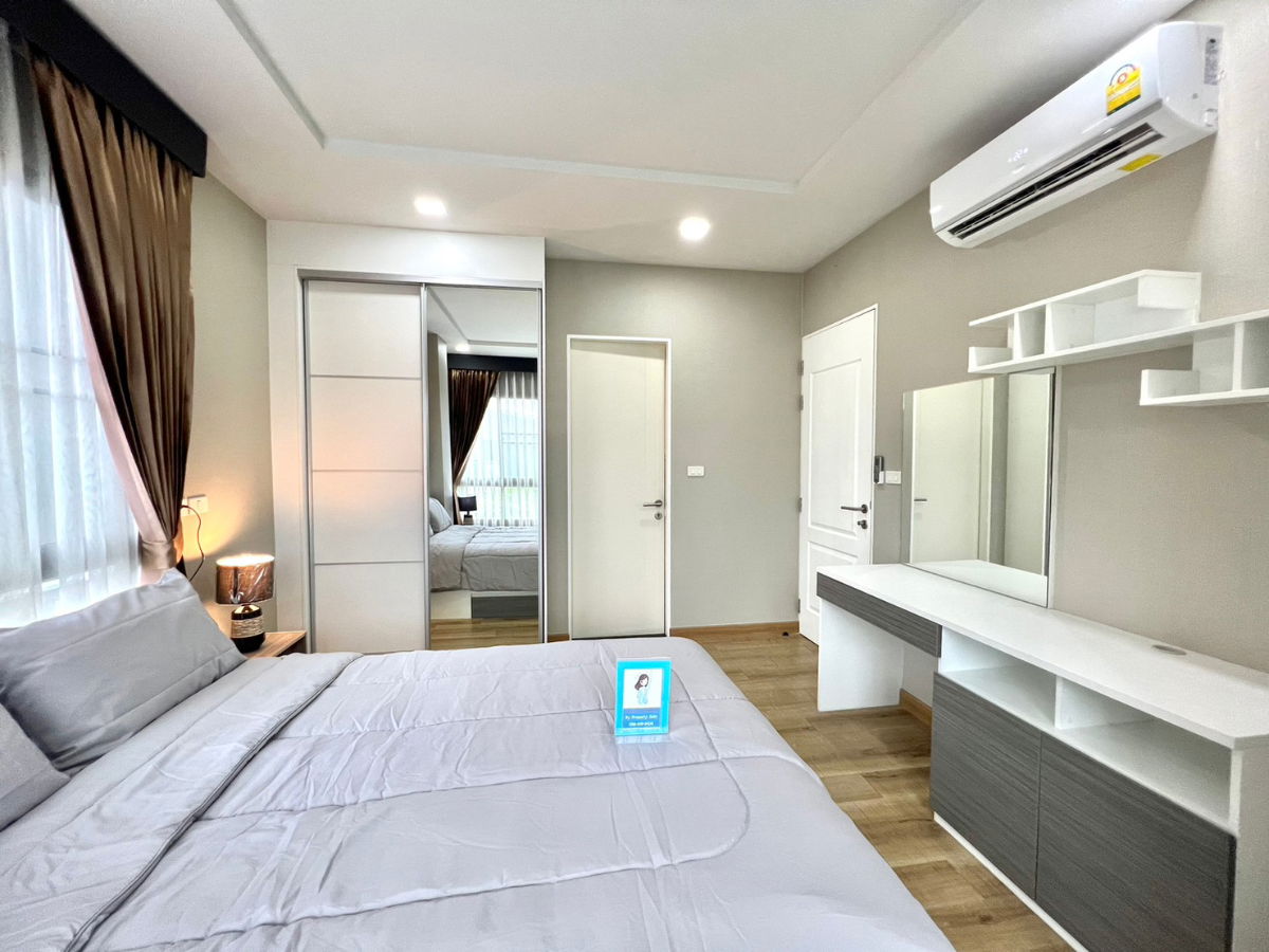 picture 2-bedroom unit in a new building in Munich. Great price: 17,000 THB. 2nd floor, pool view. Beautiful, brand new unit in a lovely building. - 5/31