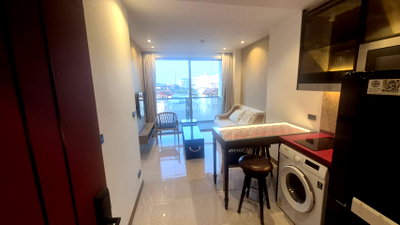 Condos for sale : The Riviera Ocean Drive Condominium for Sale Jomtien Pattaya
