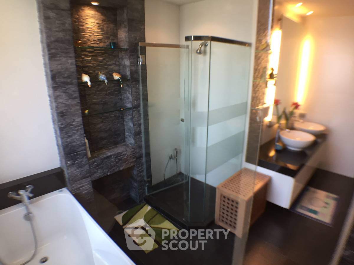 picture 2-BR Condo at Citi Smart Sukhumvit 18 near BTS Asok (ID 509785) - 7/10