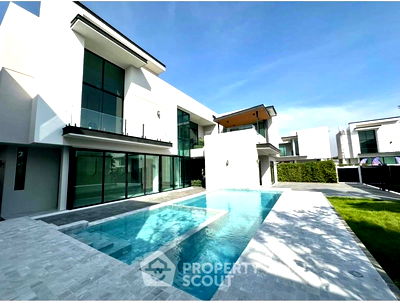 Houses for sale Bang Khen : 5-BR House at THE MASTER Ekkamai-Ramintra in Tha Raeng (ID 2550489)