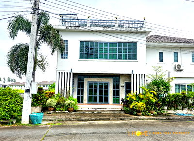 Houses for rent San Sai Provincial Electricity Authority : House for rent with 2 bedrooms, 4 bathrooms and 1 kitchen.