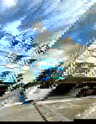 ทาวน์โฮม เขตยานนาวา : ทาวน์โฮม 4 ชั้น เจ้าของขายเอง โซนส่วนตัว ขนาด 36.1 ตารางวา หมู่บ้านโกลเด้น โฮม พาร์ควิลล์ 2 (6 ห้องนอน 6 ห้องน้ำ)