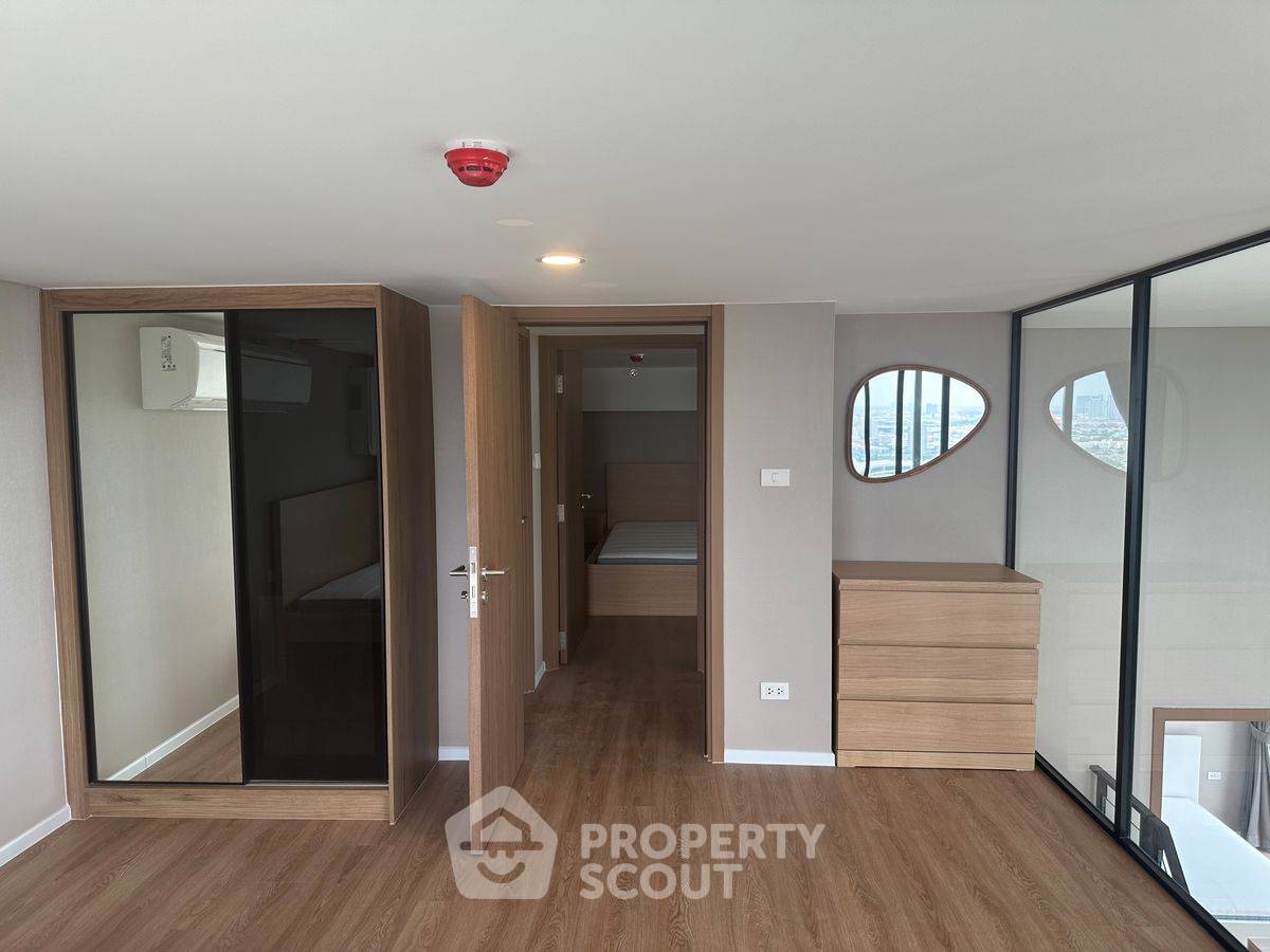 picture 3-BR Condo at Landmark @MRTA Station in Bang Kapi (ID 2550470) - 6/15