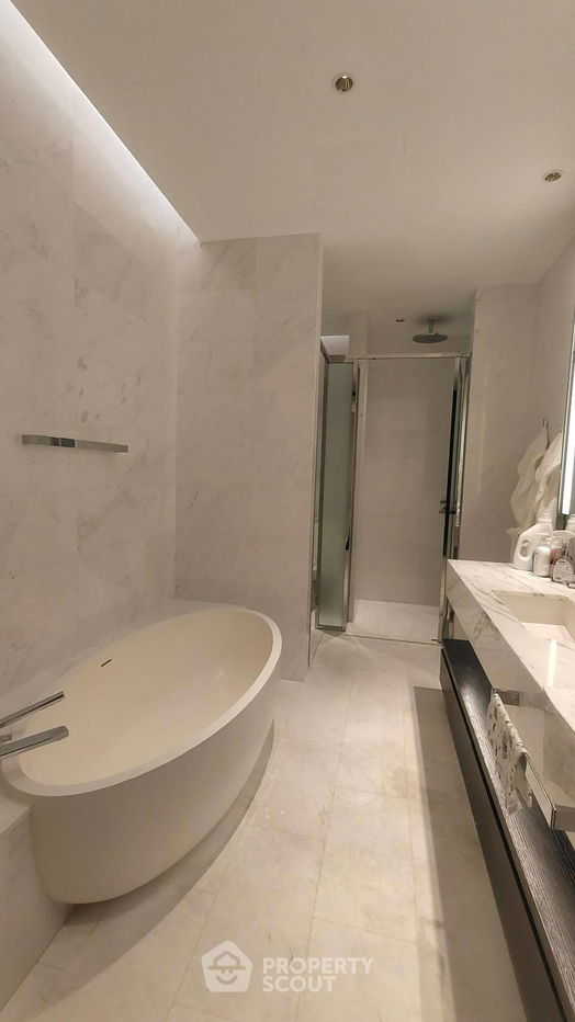 picture 3-BR Condo at Four Seasons Private Residences Bangkok near BTS Saphan Taksin (ID 2552942) - 12/12