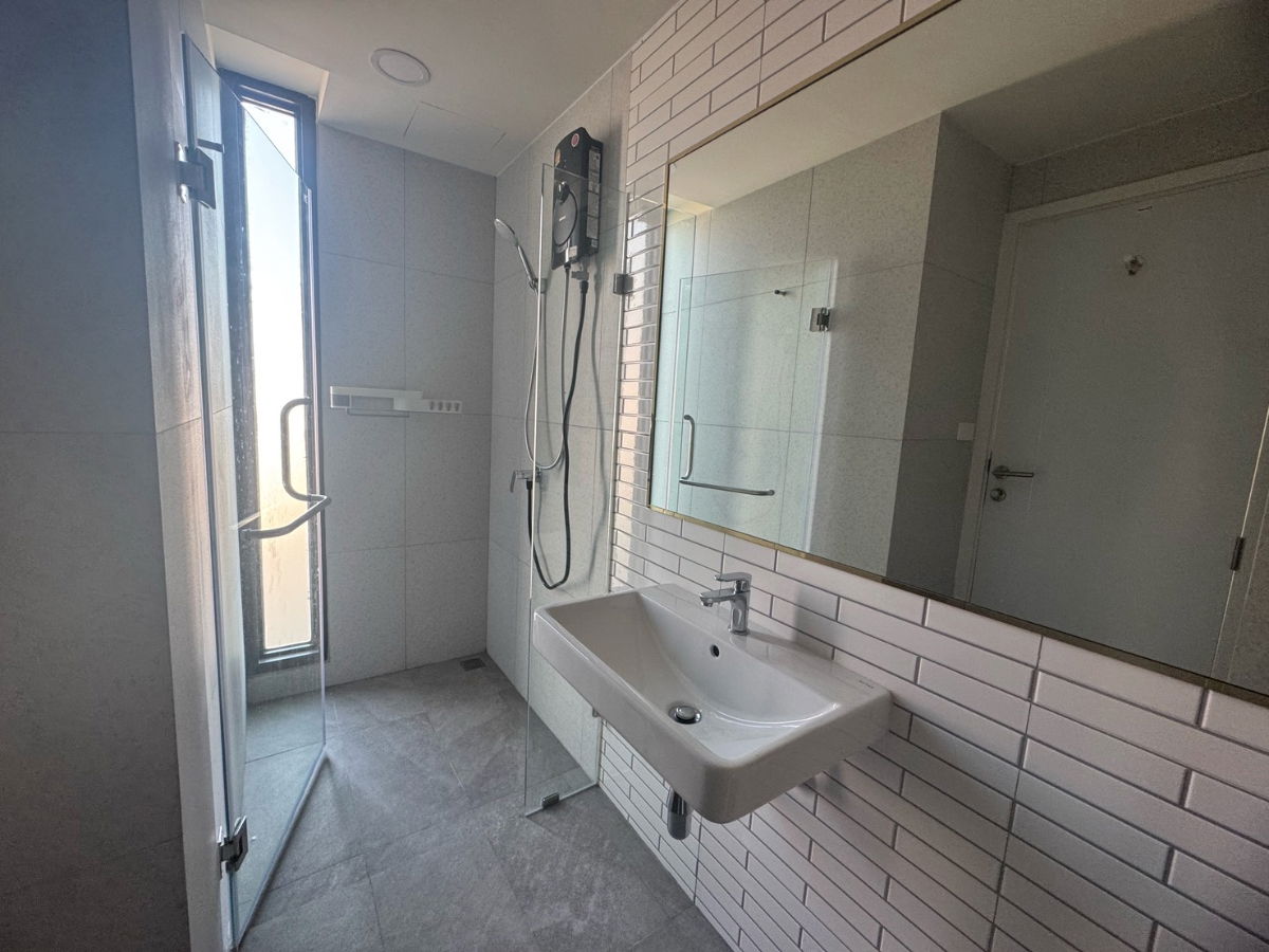 picture Beat Sukhumvit Condo for Rent – Ready to Move In ✨ ( Near BTS - Green line / Shuttle Bus service / washing & Drying machine / EV Charger station ) - 6/15