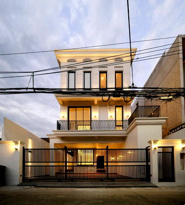 Townhouses for rent St. Andrews International School Bangkok : RH011726 For rent: 3-story townhome with 4 bedrooms in the Pridi Phanomyong 26 area.