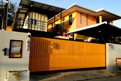 โฮมออฟฟิศ รร.แย้มจาดวิชชานุสรณ์  : ขายโฮมออฟฟิศ 2ชั้นพื้นที่ 100ตร.ว.ซ.รามอินทรา69 ถ.รามอินทรา แขวงรามอินทรา  เขตคันนายาว กทม.(MRTคู้บอน)