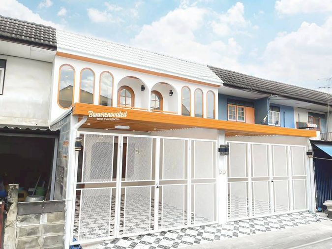 ขายทาว์เฮ้าส์ด่วน! ทาวน์เฮ้าส์ 2 ชั้น รีโนเวทใหม่ทั้งหลัง สไตล์ มินิมอล ซ.คลองลำเจียก10 หลังนี้สวยที่สุดในซอยแล้วเลยนะ