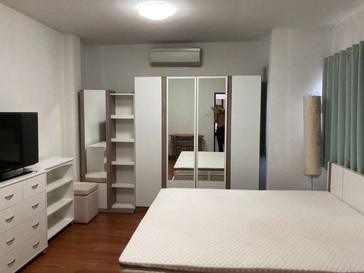 picture A house for rent with 3 bedrooms,3 toilets and 1 kitchen. - 8/15