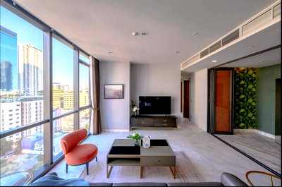 Condos for rent : Monument Thonglor. 2bed 125sqm. Line id: @pfagent