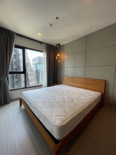 Condo for rent Life Asoke - Rama 9