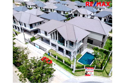 Houses for sale Pak Kret Nonthaburi : [920091001-1370] "Luxury Thai Home: Modern Comfort & Traditional Charm"
