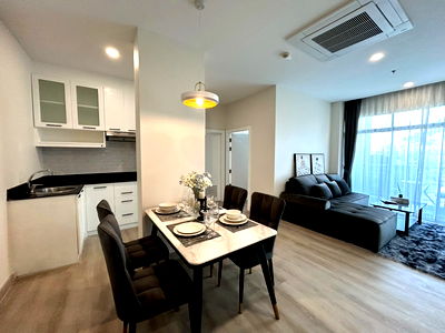 Condos for sale 700 Year Sports Arena Chiang Mai : Condo for sale, Touch Hill Place Condominium,pool view, 2 bedrooms and 2 bathrooms, renovate whole room, beautiful unit,Call (0955752068 Khun Chompoo)