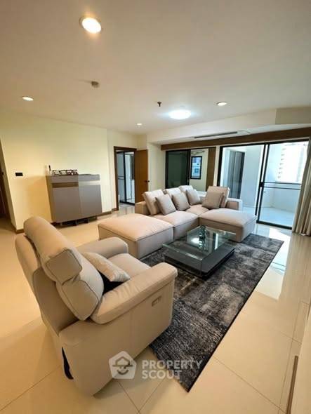 picture 200m To BTS Thong Lor | 3-BR 165 Sqm, Fifty Fifth Tower Thonglor (ID 2555980) - 2/12