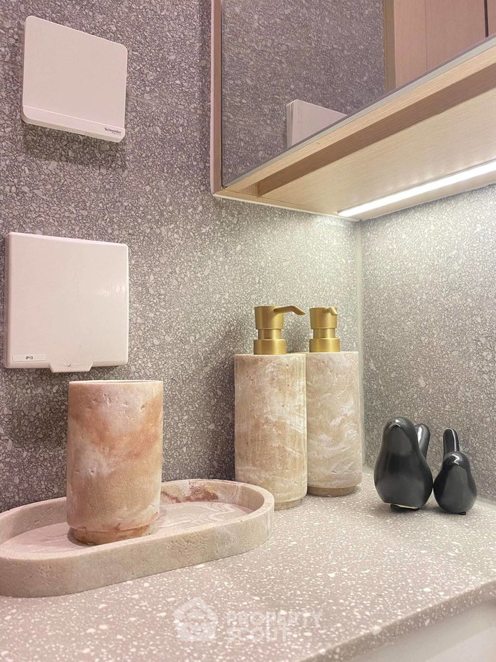 รูป คอนโด 1 ห้องนอน AROM วงศ์อมาตย์ ชั้น 3 ใกล้ซานกตุรี ออฟ เดอะ ทรูธ (ID 2455713) - รูปที่ 26/28