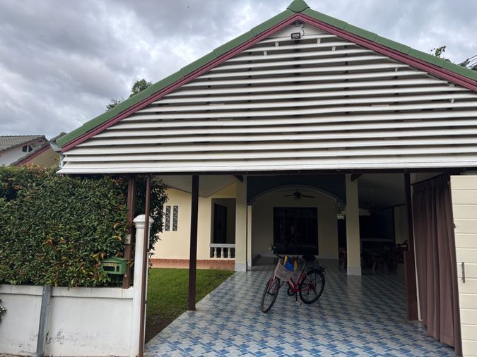 ให้เช่าบ้านเดี่ยวชั้นเดียว 3 ห้องนอน 2 ห้องน้ำ 1 ห้องครัว 2 ที่จอดรถ