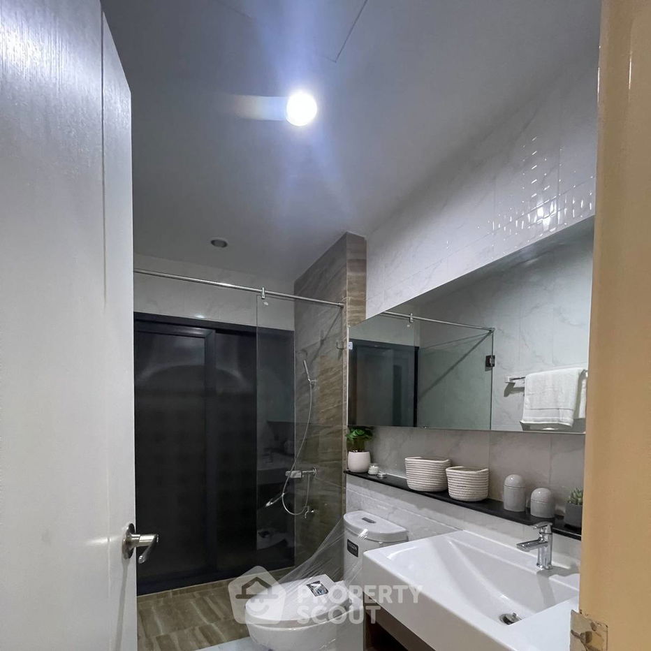 picture 2-BR Condo at Chapter Charoennakhorn - Riverside near BTS Krung Thon Buri (ID 992963) - 12/15