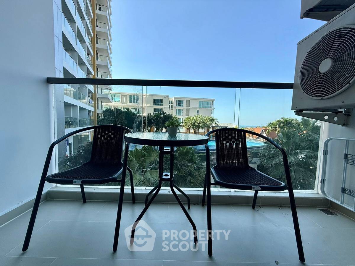 picture 1-BR Condo at The Peak Towers close to Phratamnak (ID 2555668) - 12/15