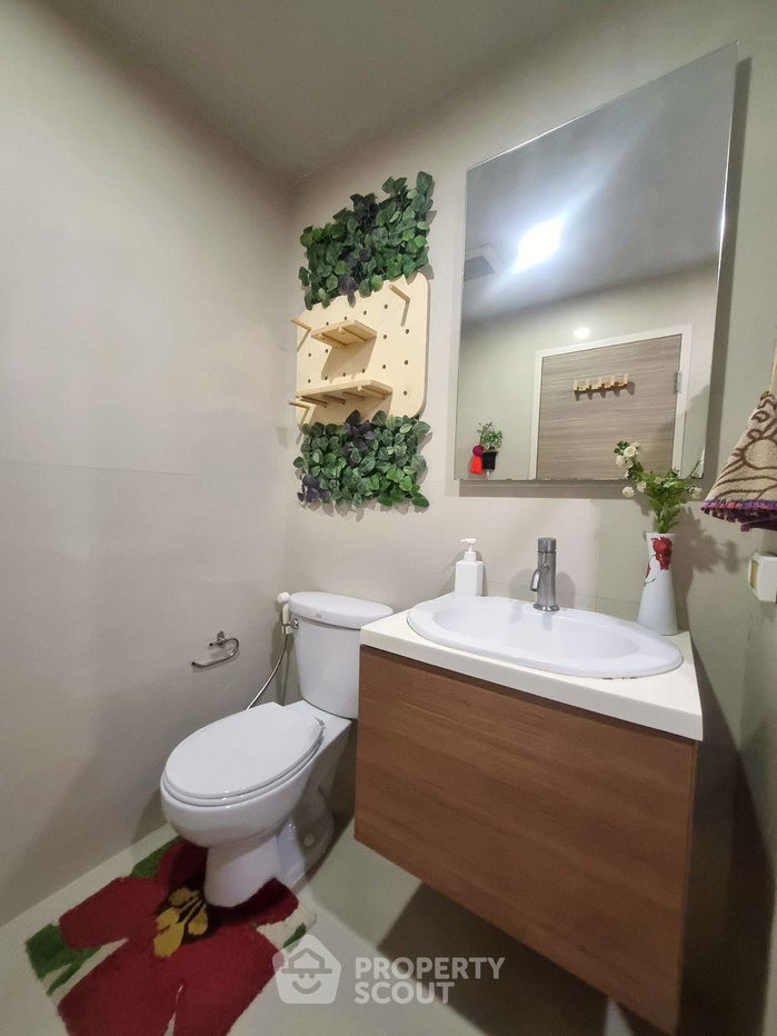 picture 2-BR Condo at Hive Taksin near BTS Wongwian Yai (ID 2555992) - 6/14