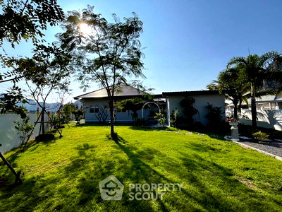 Houses for sale Cha-Am Petchburi : 3-BR Villa in Cha-Am (ID 2556512)