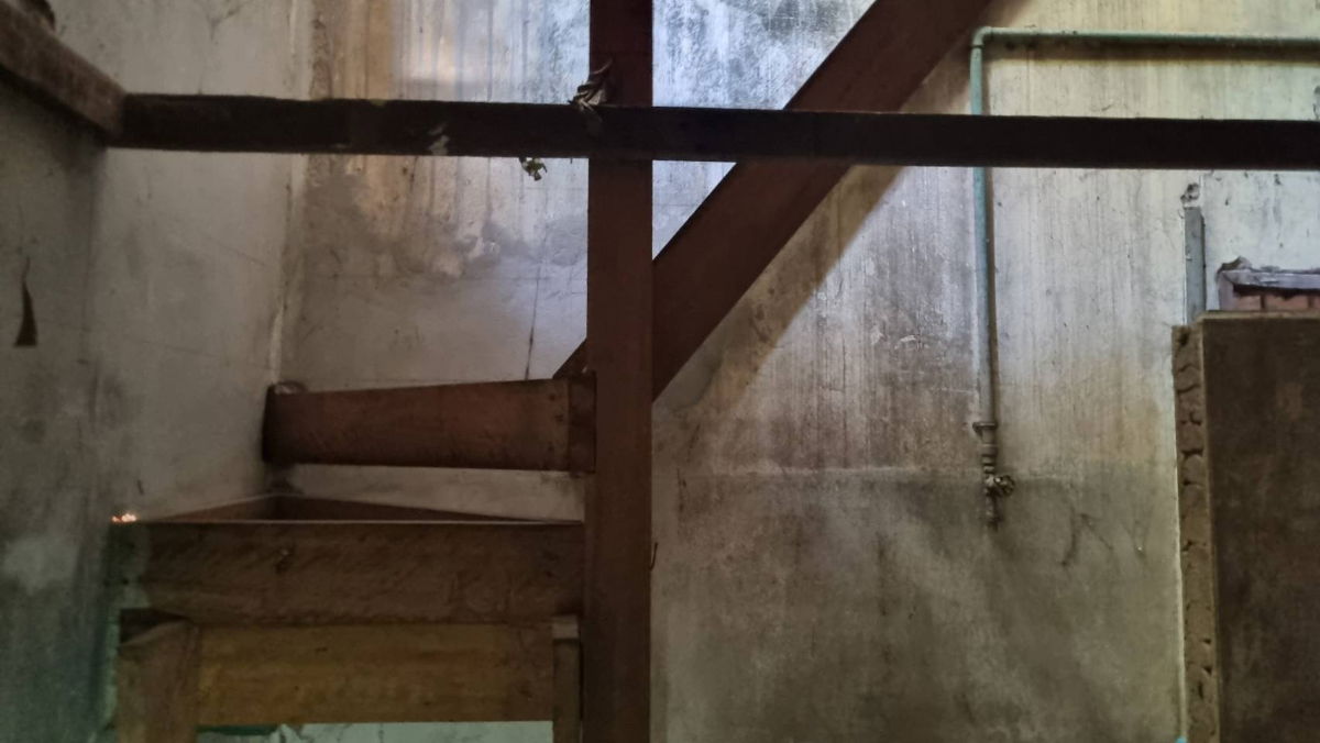 picture Commercial Building for Sale – Soi Nak Bamrung, Pom Prap Sattru Phai Near Debsirin School and Chulalongkorn University - 4/6