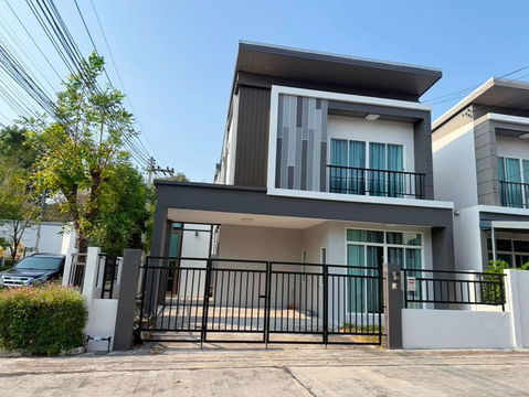 Twin house for rent in Trio Town Assumption Sriracha, Chonburi.