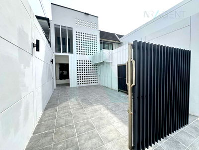 ทาวน์โฮม ท่าเรือรามหนึ่ง : 📌 ขายทาวน์เฮาส์ โครงการ คลองตัน นิเวศน์ 2 ชั้น 2 ห้องนอน 2 ห้องน้ำ