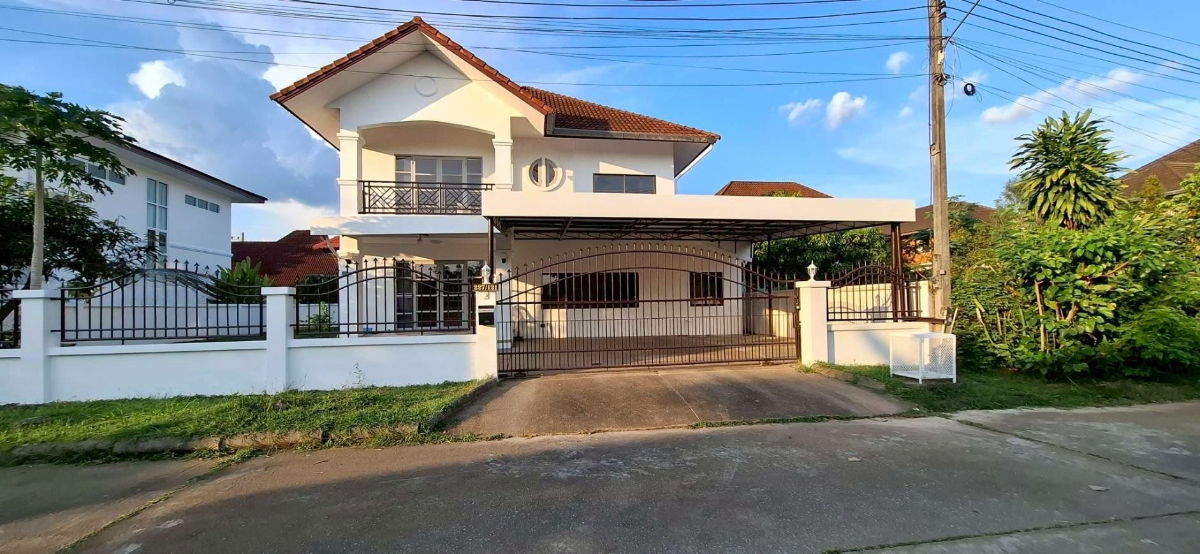 รูป ให้เช่าบ้านเดี่ยวสองชั้น     5 ห้องนอน 4 ห้องน้ำ 2  ห้องครัว 1 ห้องทำงาน 2  ที่จอดรถ - รูปที่ 1/11