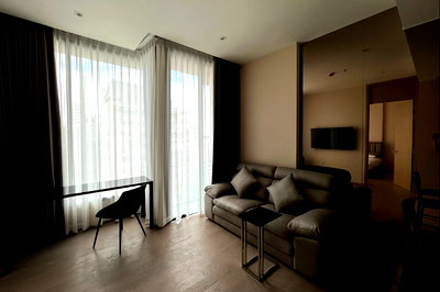 คอนโดให้เช่า : ว่างพร้อมอยู่! The Esse Asoke. 1นอน 47ตร.ม. Line id: @pfagent