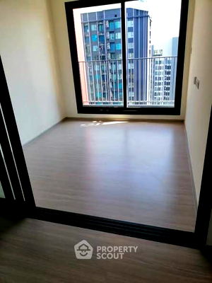 Condos for sale The Market Bangkok : 1-BR Condo at Life Asoke Hype near ARL Makkasan (ID 2557037)