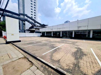 เช่าโรงงาน ถนนลาดพร้าว : HR3180ให้เช่าโชว์รูม/ออฟฟิศ พื้นที่กว้าง ติดริมถนนใหญ่ศรีนครินทร์ (Prime Location)ทำเลทอง | พื้นที่จอดรถมากกว่า 20 คัน | ใกล้ทางด่วน เดินทางสะดวก