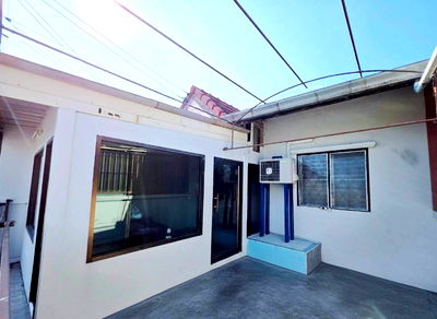 ทาวน์โฮม ชลบุรี : ขายบ้านทาวน์เฮาส์ ราคา 1190000 บาท ( 27 ตารางวา ) บ้านบึง ชลบุรี