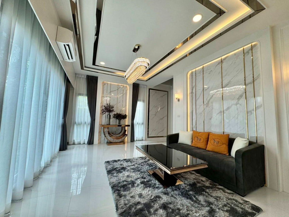 picture For Sale: Large Family Home in The City, Bangna 5 Beds 5 Baths - 4/12