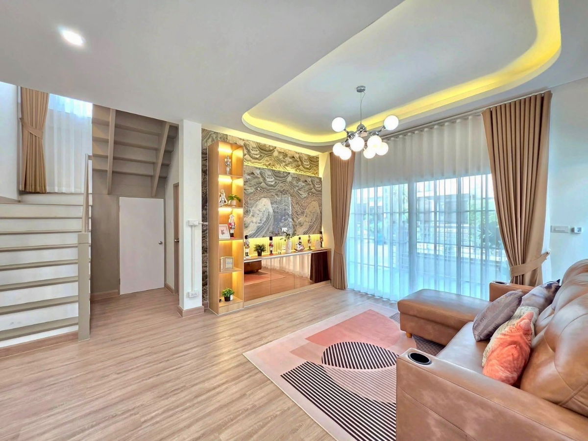 รูป ขายบ้านแฝด สไตล์บ้านเดี่ยว รีโนเวทสวย พร้อมอยู่ หมู่บ้านบุรีรมย์ ซอยเลียบคลองสอง 23 ใกล้ Safari World - รูปที่ 4/17