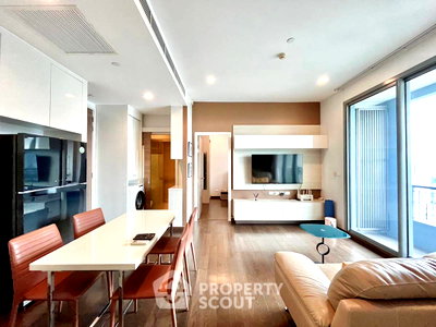 คอนโดให้เช่า : คอนโด 2-ห้องนอน ที่ คิว อโศก ใกล้ MRT เพชรบุรี (ID 1813597)