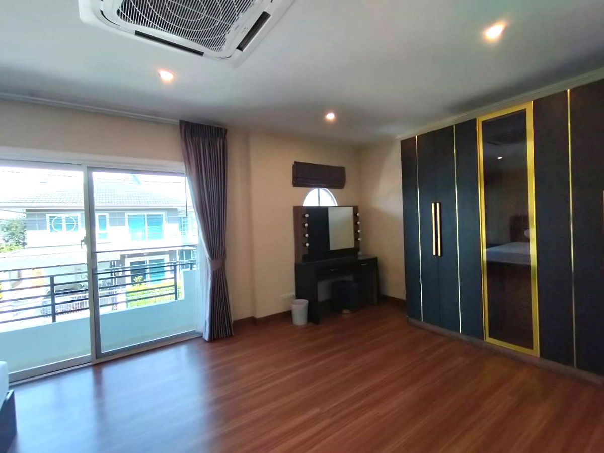 รูป ให้เช่าบ้านเดี่ยวสองชั้น 4ห้องนอน   3ห้องน้ำ   1ห้องรับแขก  - รูปที่ 11/20