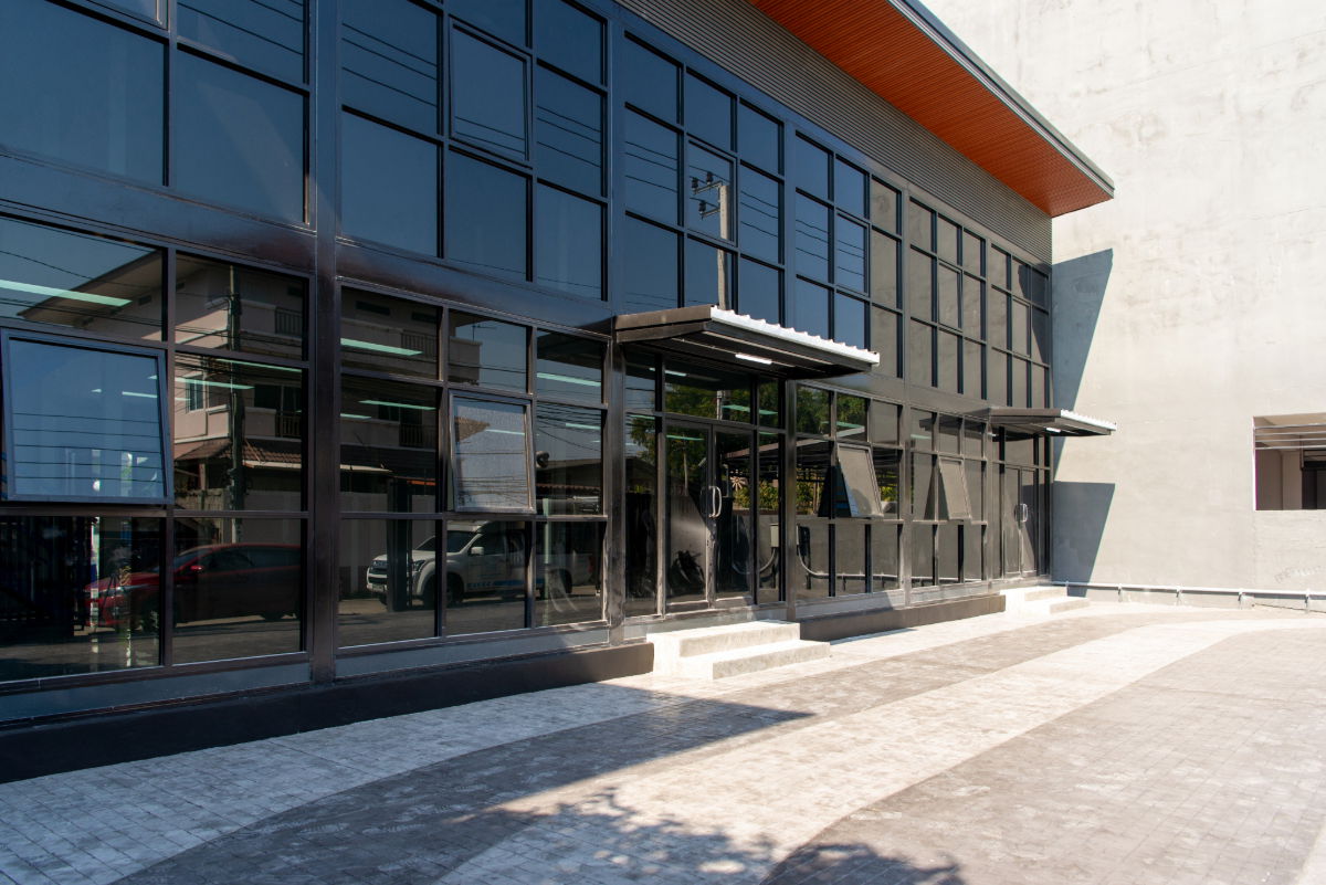 picture Office + Warehouse on 400 sq.m. of Land (100 Sq. Wah) - 1/23