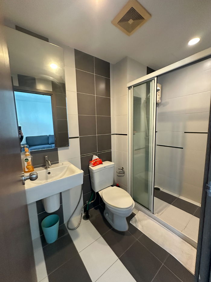 picture 15,000 The base Sukhumvit 77 contact Line id : katk03 - 7/9